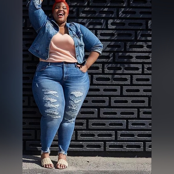 Torrid Bombshell Skinny Premium Stretch High-Rise Destructed Jean 20R - Picture 1 of 16